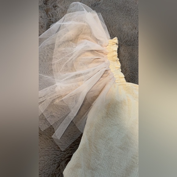 NWOT Medium SHEIN bodysuit with ruffle sleeves never worn - Picture 3 of 3